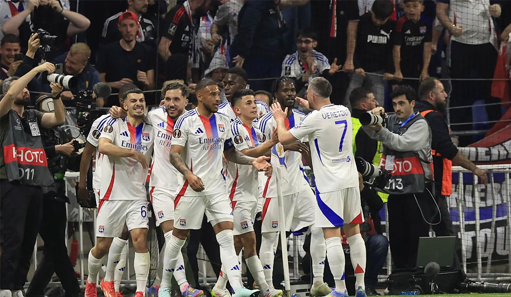 ليون يفسد ريمونتادا مانشستر يونايتد
