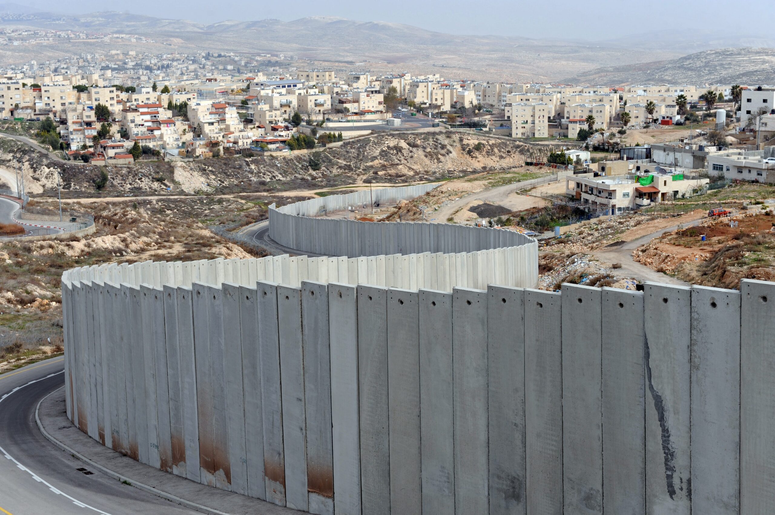 الاحتلال يسرق أموال المقاصة لبناء طرق فصل عنصري في القدس