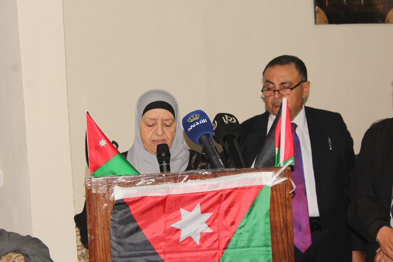 عشيرة المقابلة تجدد البيعة للملك عبدالله الثاني في مهرجان جماهيري