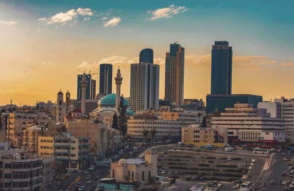 وزير الإدارة المحلية: مشروع قانون ضريبة الأبنية يوفّر العدالة ولن يرفع العبء الضريبي
