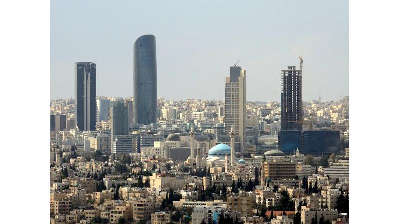 طقس دافئ اليوم ومنخفض خمسيني الثلاثاء