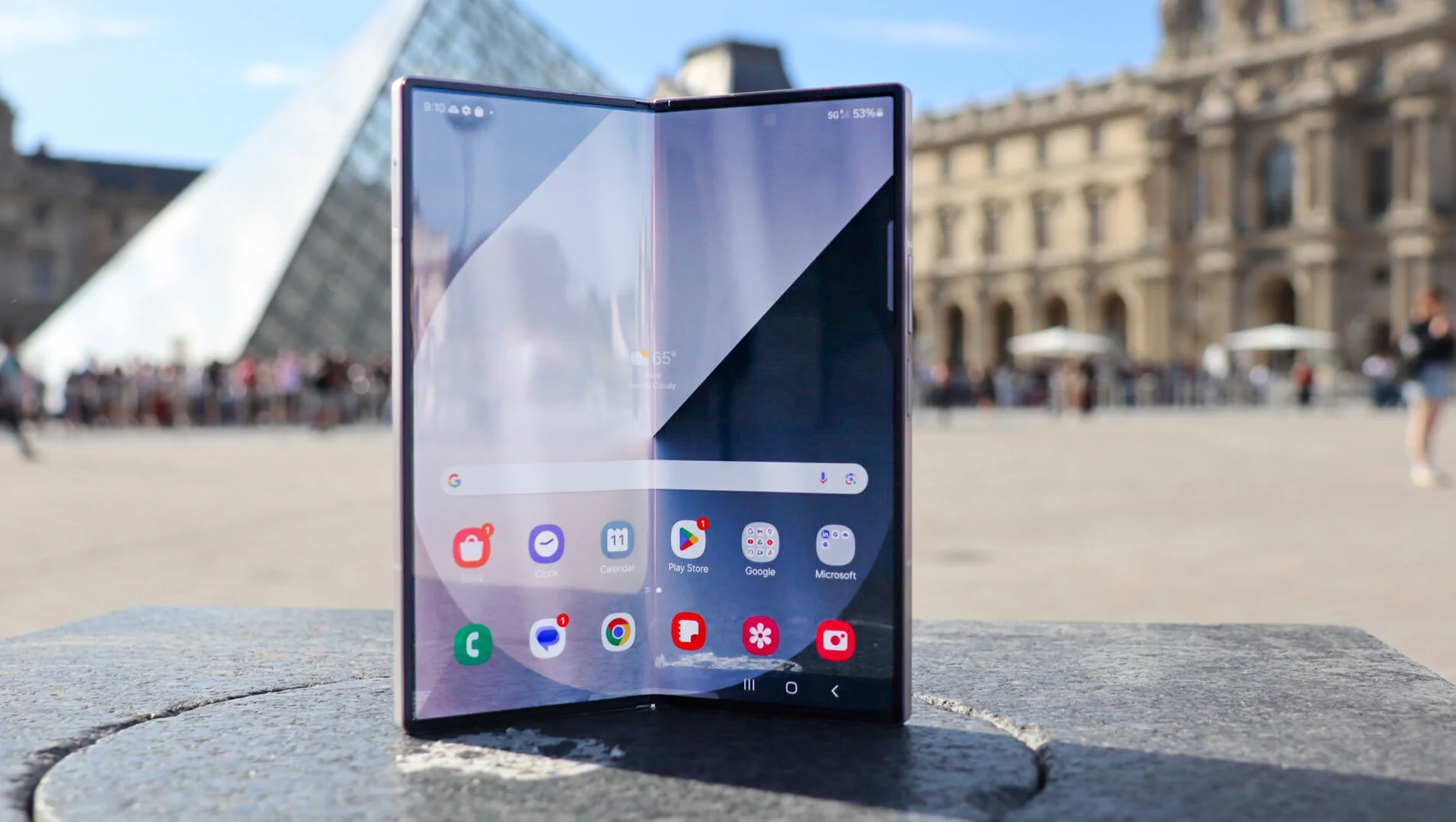 تسريبات تكشف مواصفات Galaxy Z Fold7: هيكل نحيف وحماية IP48 وشاشة 8.2 بوصة