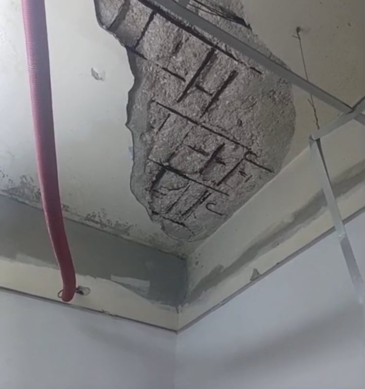 النائب العموش: مركز صحي في الزرقاء آيل للسقوط.. ووزير الصحة "ينام في العسل"