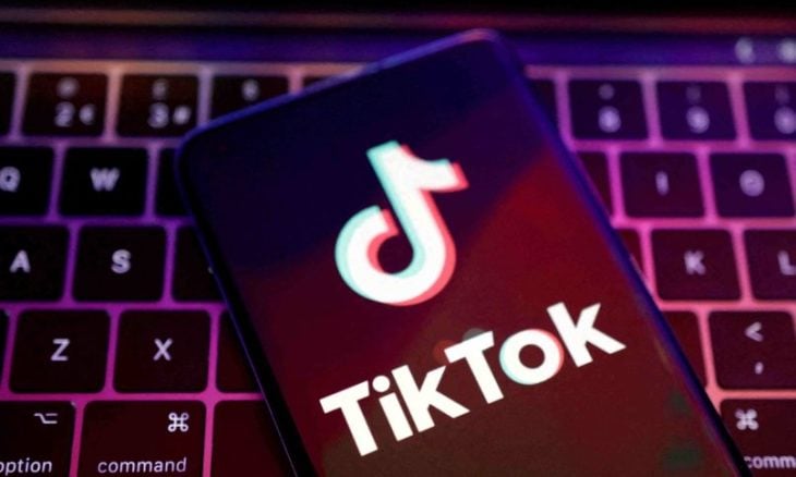 "تيك توك" يعمل على تطوير إصدار جديد قبل بيعه لمستثمرين