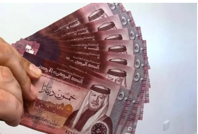 صرف كامل المستحقات والرديات المالية لطلبة المنح والقروض الجامعية