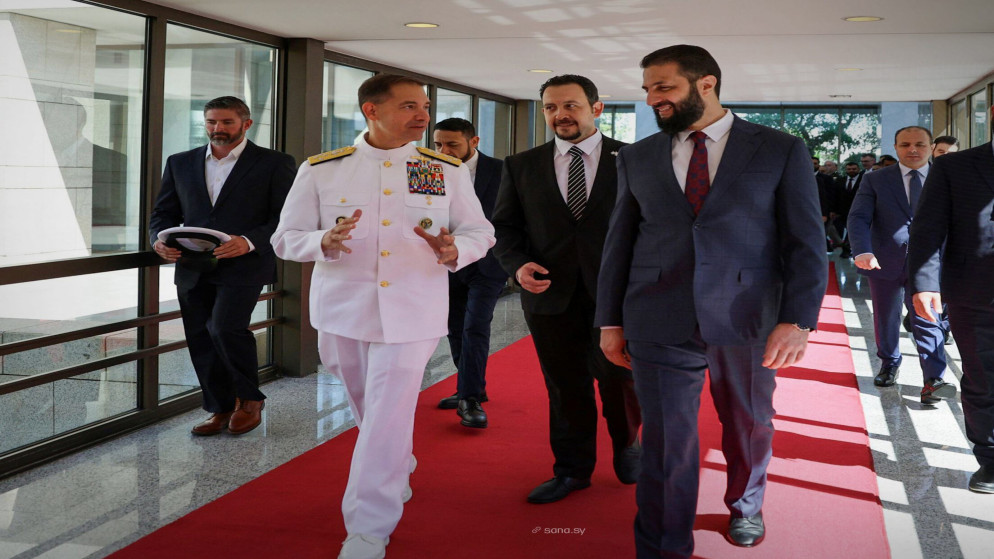 الرئيس السوري يستقبل قائد القيادة المركزية الأميركية في دمشق