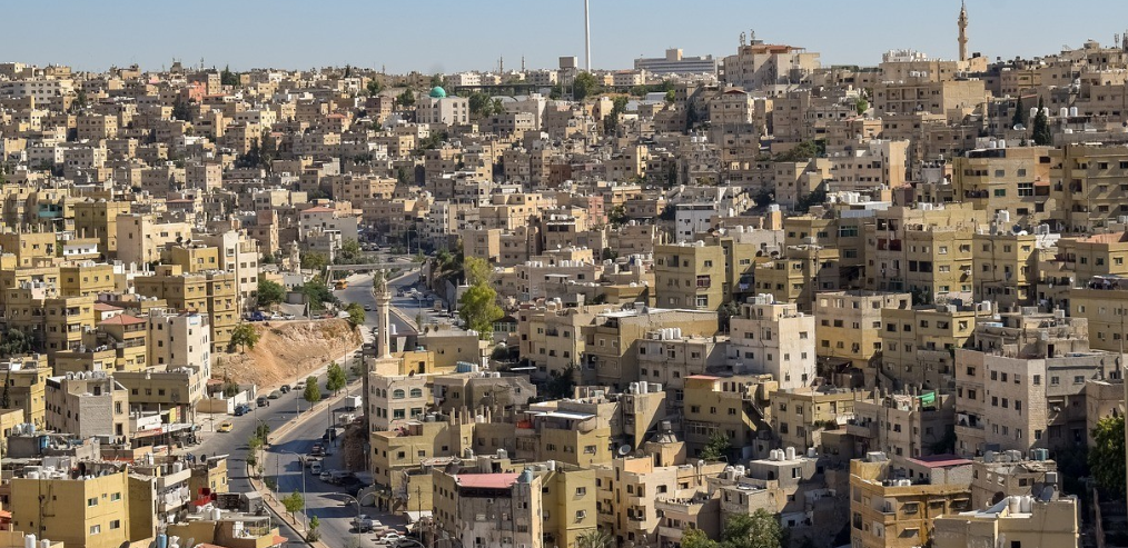 أجواء معتدلة في أغلب المناطق حتى الاثنين