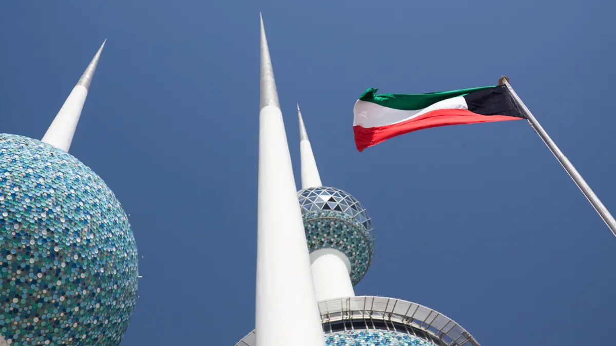 ولي عهد الكويت يقبل استقالة الحكومة بعد الانتخابات