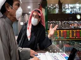 الكويت: قانون «مؤقت» يسمح بتخفيض الرواتب وسط أزمة كورونا