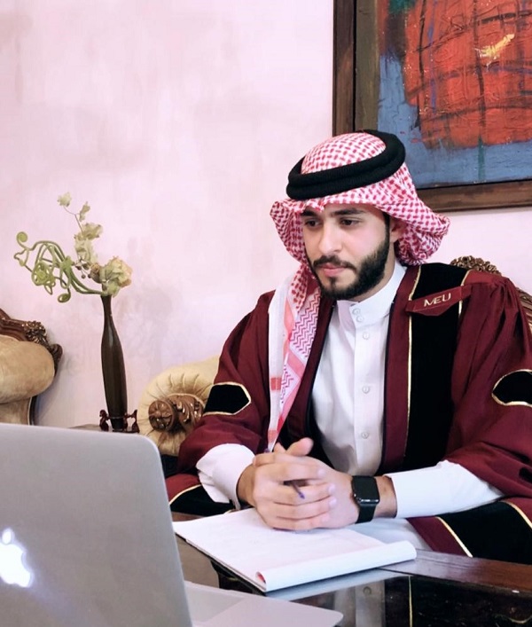 الزميل حمزة نايف المعاني يناقش مشروع تخرجه ويحصل على الامتياز من جامعة الشرق الأوسط