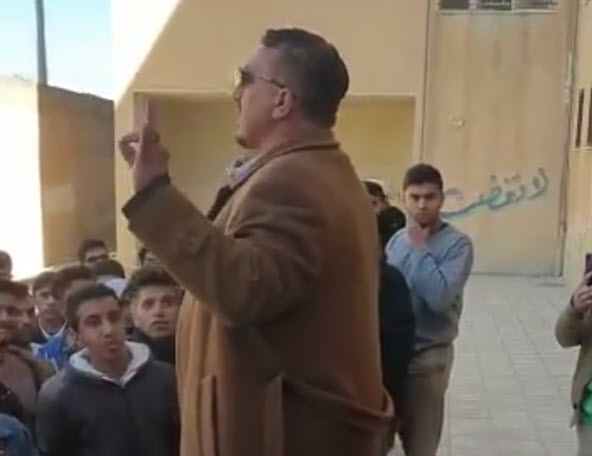 مدير مدرسة يوجه طلبته بعدم الاعتماد على المراكز الخاصة.. فيديو