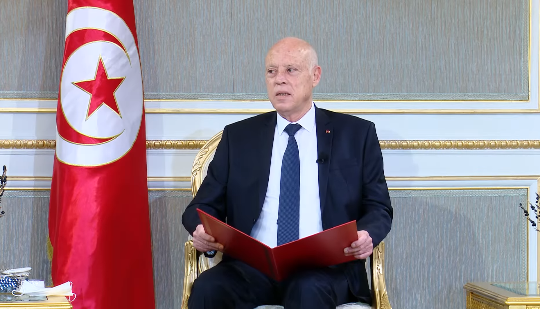 الرئيس التونسي يعلن تشكيلة الحكومة غدا برئاسة توفيق شرف الدين
