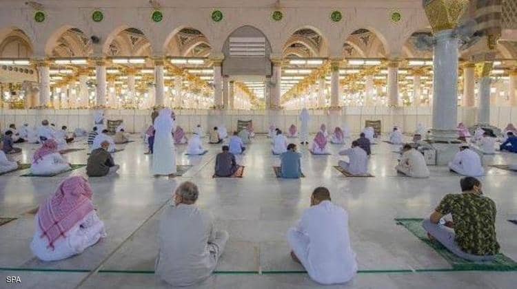 المسجد النبوي يستقبل المصلين "بإجراءات جديدة" - صور