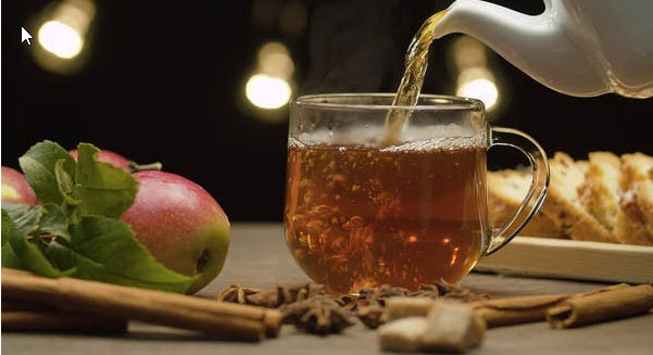 لخفض ضغط الدم ومحاربة أمراض القلب.. عليك بالشاي والتفاح