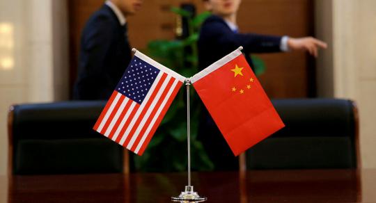 الصين ترد بالمثل وتفرض عقوبات على دبلوماسيين أميركيين