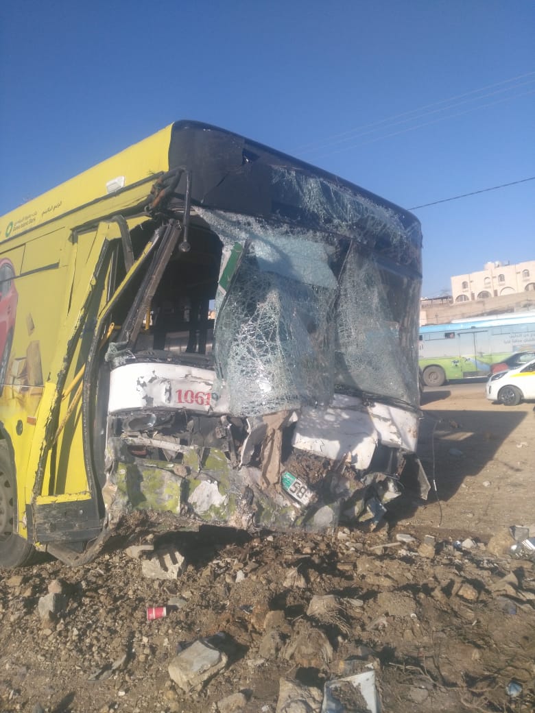عمّان.. 11 إصابة بحادث تدهور حافلة في الجويدة.. مصور