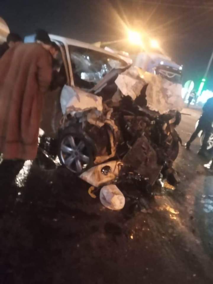 وفاتان و4 اصابات بتصادم 3 مركبات بمنطقة الحسينية