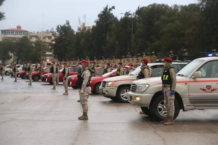 قوات الامن الأردنية تفرض حظر التجوال بسبب كورونا