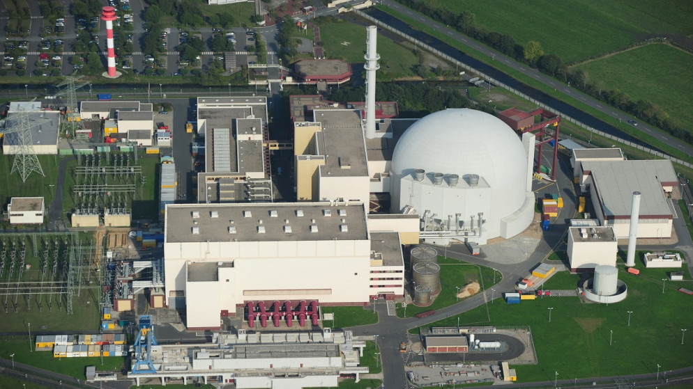 فرنسا تتوقع بدء إنتاج الكهرباء من محطات نووية جديدة بحلول عام 2035