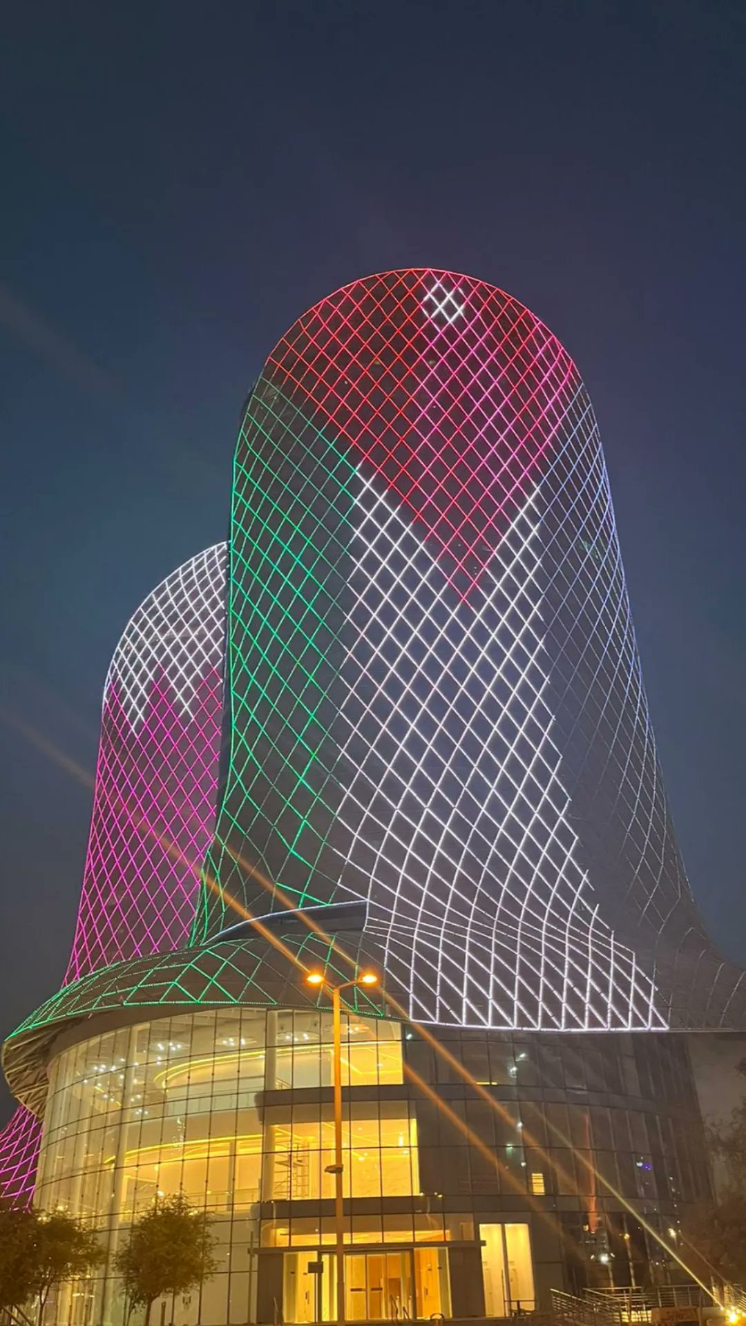 العلم الأردني يزيّن مبانٍ في العاصمة القطرية الدوحة