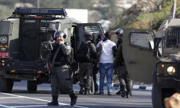 الاحتلال يعتقل 26 مواطنا من الضفة