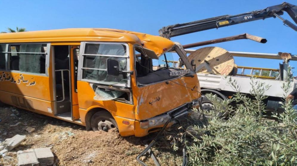 6 إصابات بتدهور حافلة مدرسية في إربد