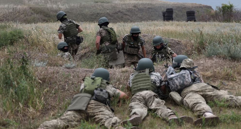 روسيا تكشف عدد الجنود الأوكرانيين الذين "أسروا أو استسلموا"