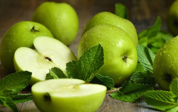 تعرف على الفوائد الذهبية التي يمتلكها التفاح الأخضر