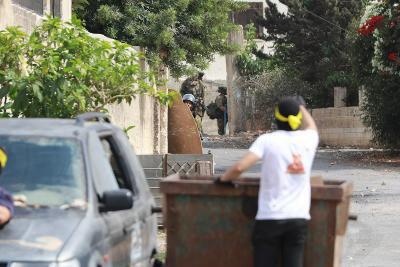 13 إصابة برصاص الاحتلال خلال قمعه لمسيرة كفر قدوم الأسبوعية