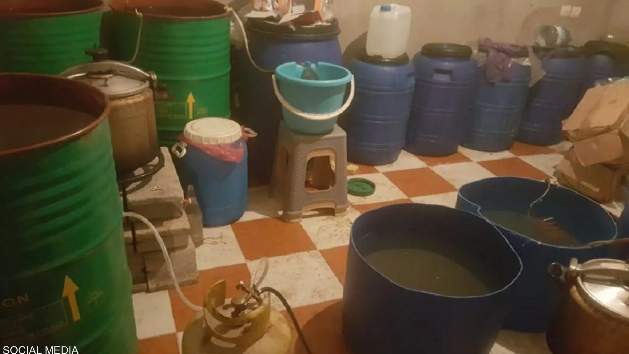 المغرب.. المصالح الأمنية تواصل مداهمة ورشات "ماء الحياة"