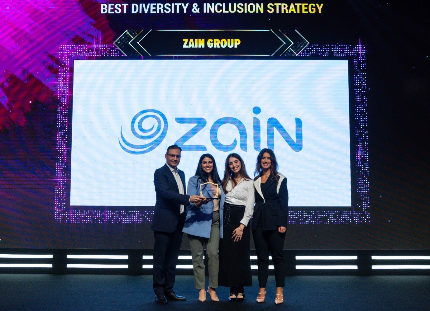 "زين" تفوز بجائزة أفضل استراتيجية في "التنوع والاشتمال" على مستوى الشرق الأوسط