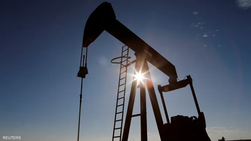 النفط يرتفع بعد هبوط أكبر من المتوقع بالمخزونات الأميركية