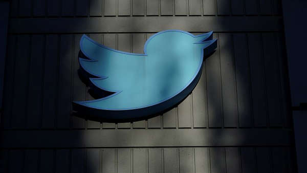 تقارير عن إغلاق مكاتب تويتر في بروكسل ومخاوف من رفض ماسك التقيّد بالقوانين الأوروبية