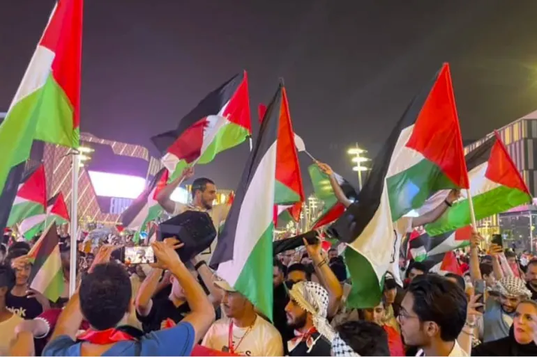 الغارديان: فلسطين حاضرة بقوة في مونديال قطر و"إسرائيل" منبوذة