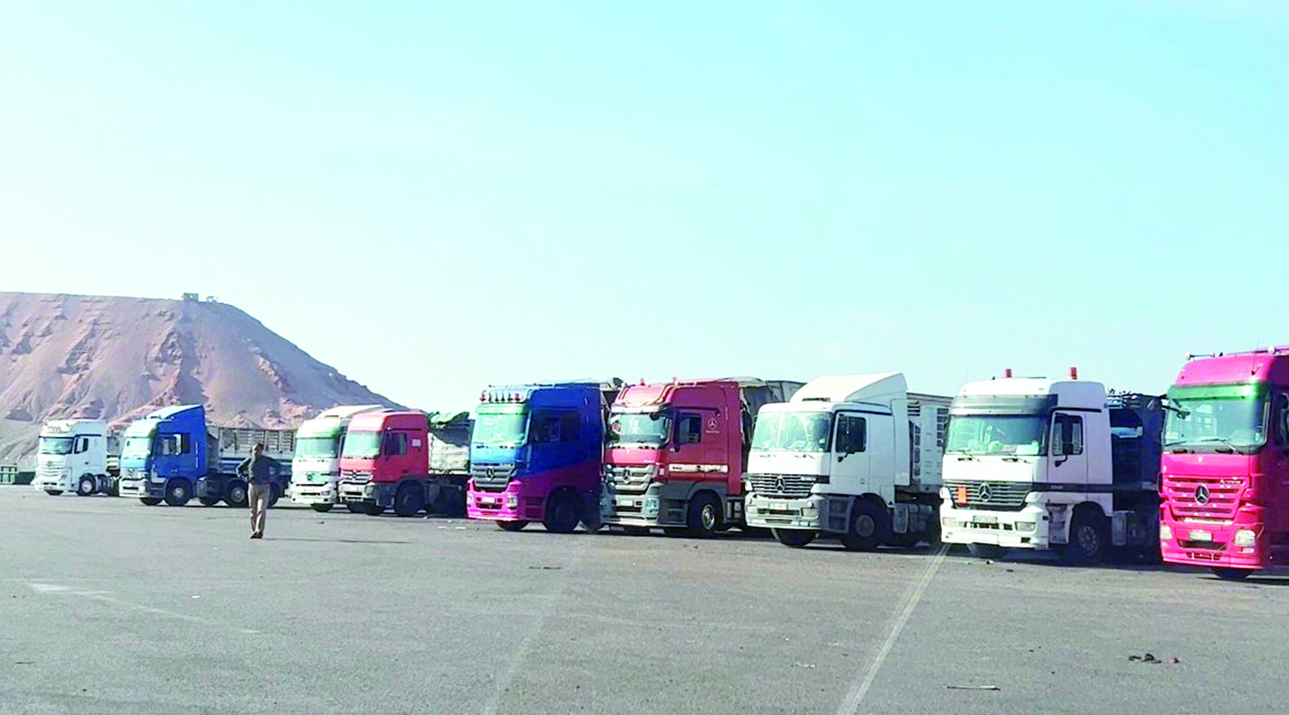 الداوود: إضراب الشاحنات مستمر لحين تحقيق المطالب