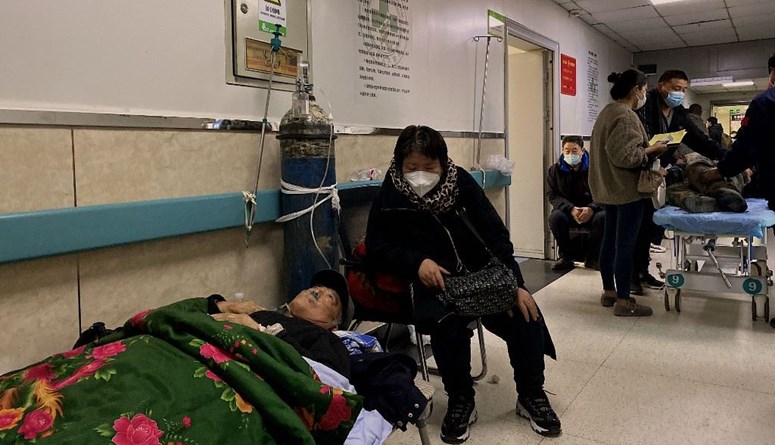 العالم مشتّت في مواجهة رفع القيود الصحية في الصين