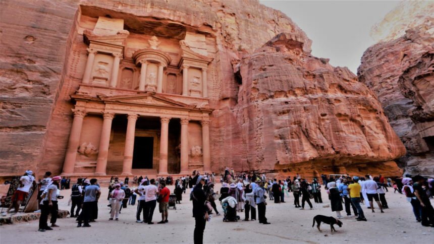 1.05 مليار دولار الدخل السياحي للأردن خلال أول شهرين من العام الحالي
