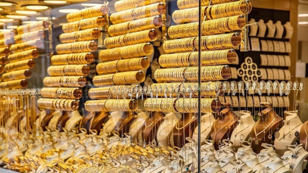 سعر غرام الذهب عيار 21 يستقر عند 40 دينارا
