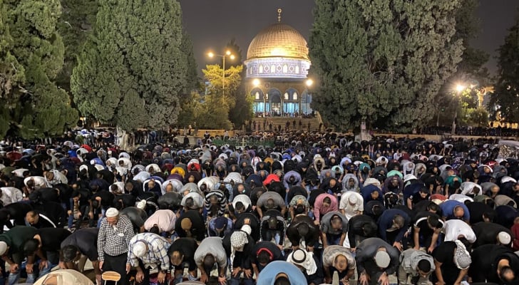 150 ألف مصل يؤدون العشاء والتراويح في المسجد الأقصى المبارك