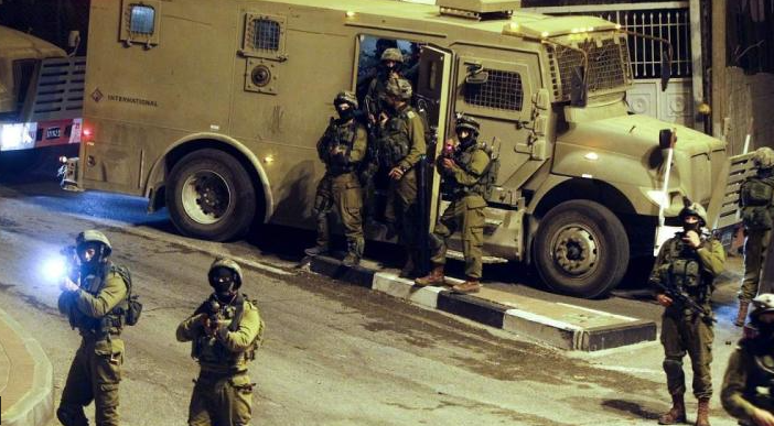 الاحتلال يشن حملة اعتقالات واعتداءات في الضفة الغربية والقدس