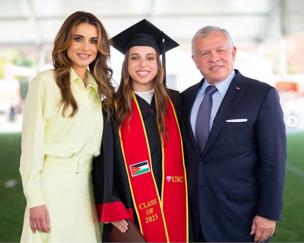 الديوان الملكي يهنئ الأميرة سلمى بمناسبة تخرجها من الجامعة