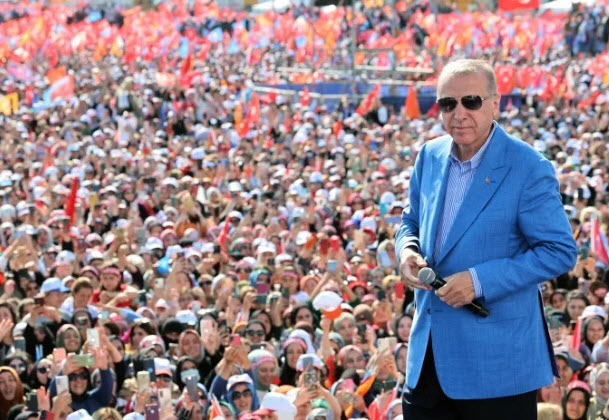 اردوغان يجبر وكالات الانباء الغربية على تغيير انتقاداتها.. الفرنسية: انه رئيس لا يُقهر