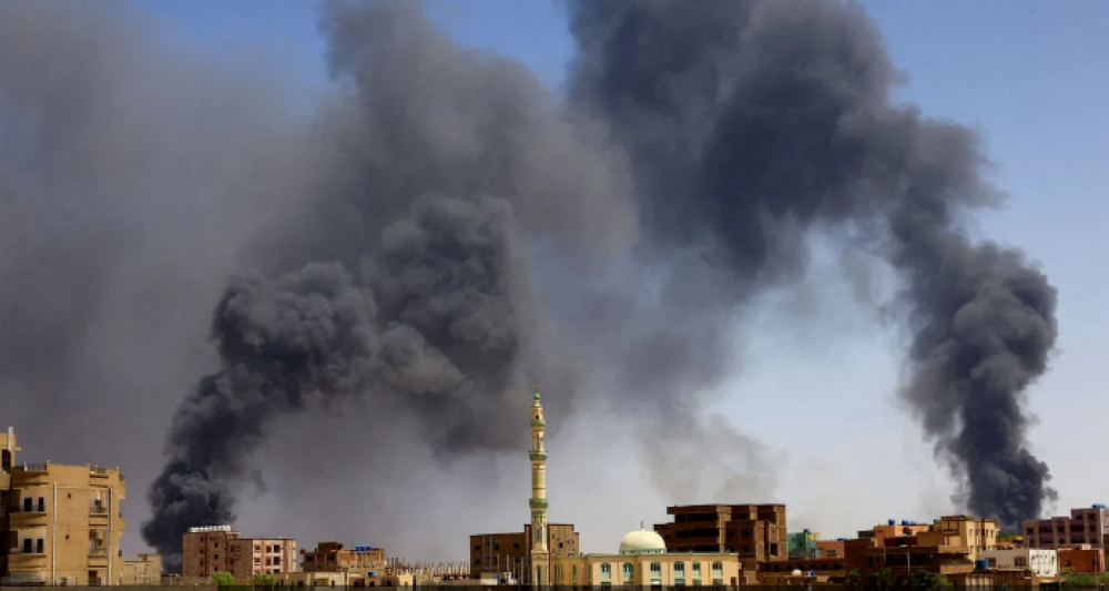احتدام القتال في الخرطوم والجيش السوداني يستقدم تعزيزات إلى العاصمة