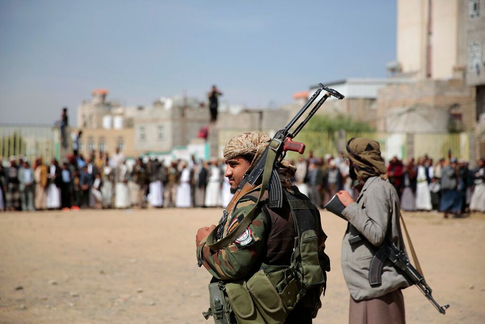 مجلس القيادة اليمني يتهم الحوثيين بما فعله حزب الله والحرس الثوري الإيراني