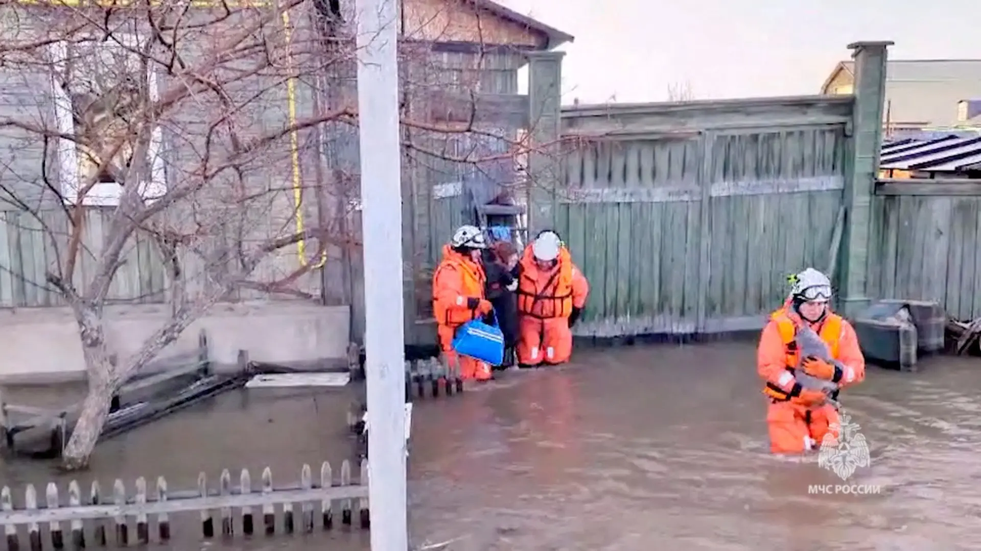 فيضانات "غير مسبوقة" تهدد حياة الآلاف في روسيا