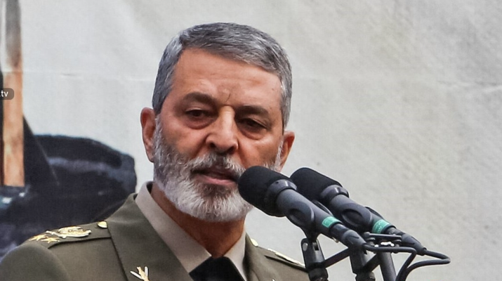 قائد الجيش الإيراني: خبراؤنا يجرون تحقيقا بأبعاد حادث أصفهان