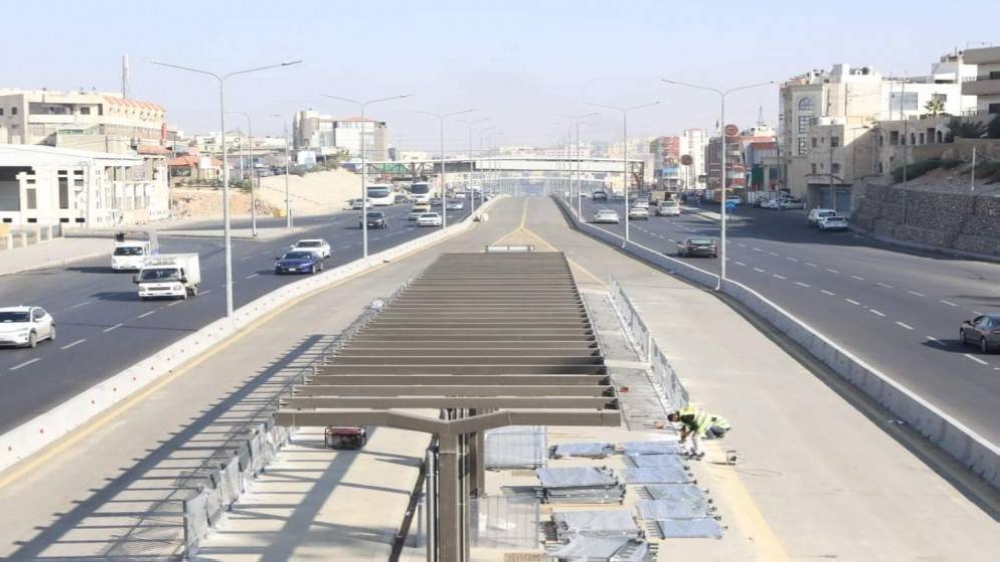 الحكومة: "تأخر" طرح عطاء تصميم المرحلة 2 من مشروع حافلات التردد السريع في عمّان