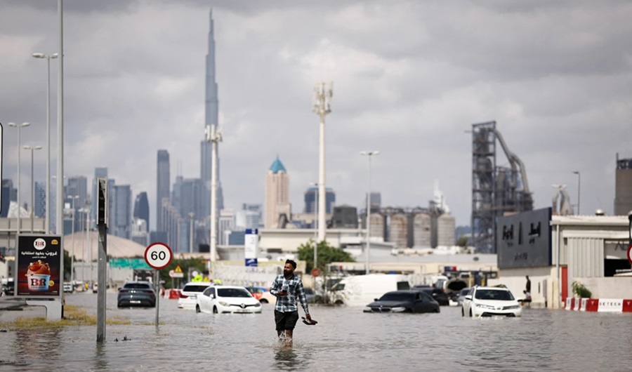الإمارات تخصص ملياري درهم لمعالجة أضرار مساكن المواطنين