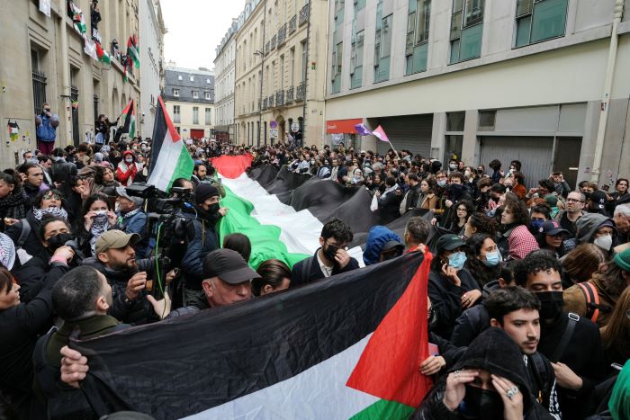 مجلس جامعة كولومبيا الأمريكية يوعز بفتح تحقيق بقمع التظاهرات المؤيدة لغزة