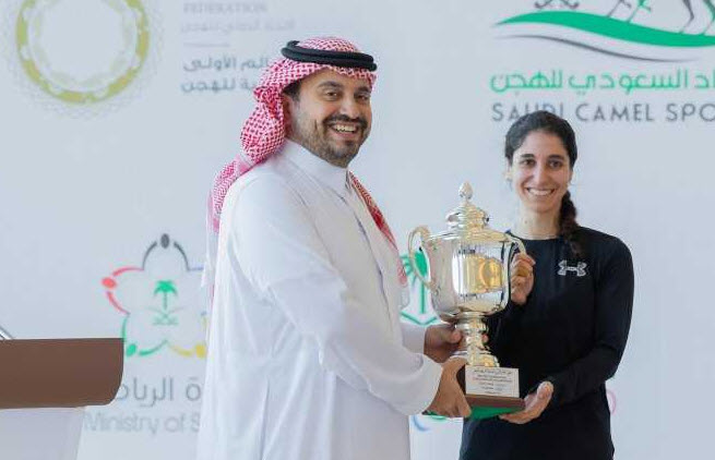 روان صلاح تفوز بالمركز الثاني في بطولة العالم الأولى للقدرة الدولية للهجن